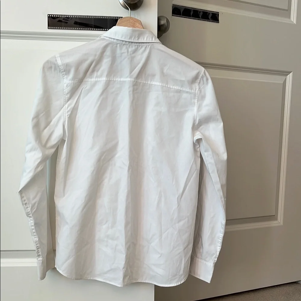 Classic White Dress Shirt with Minimalist Design - Picture 2 of 7